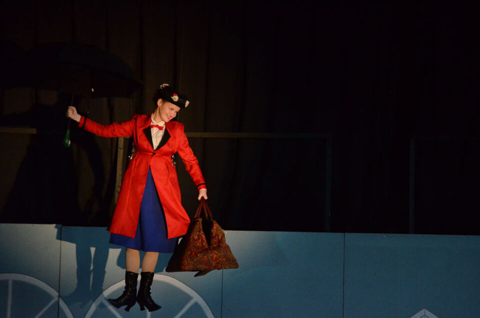 Mary Poppins (2016), photo 15 of 24