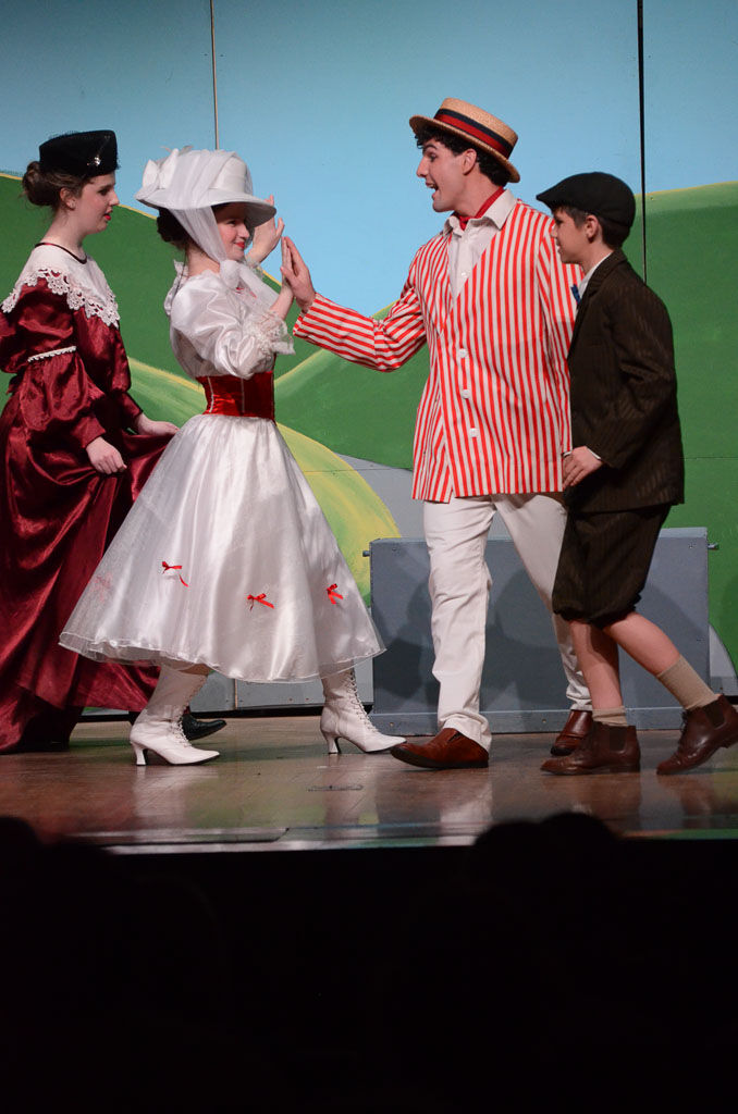 Mary Poppins (2016), photo 14 of 24