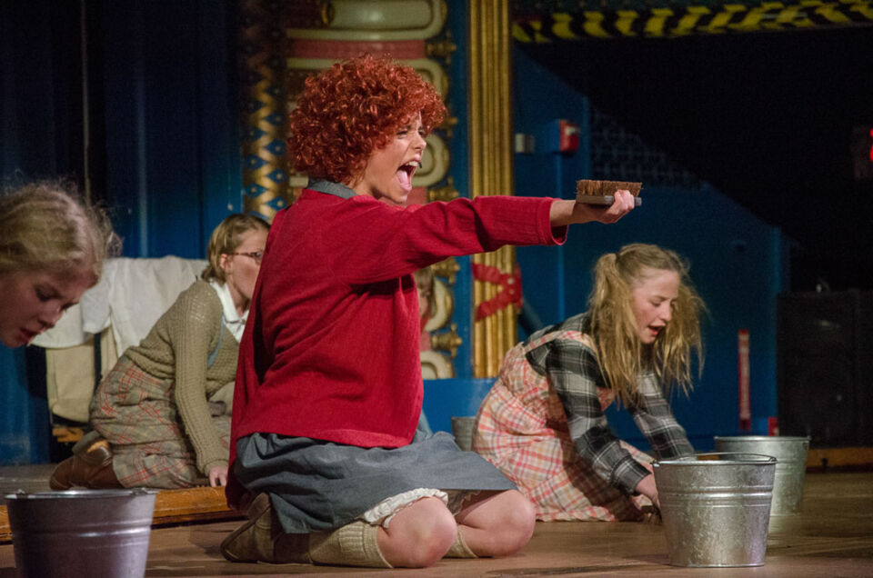 Annie (2017), photo 13 of 15