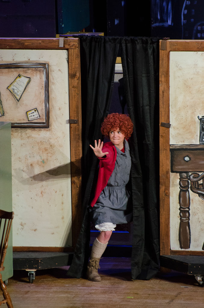 Annie (2017), photo 7 of 15